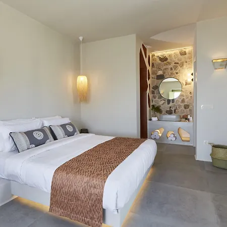 Aeon - Adults Only 4*