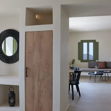 Aeon - Adults Only Pýrgos