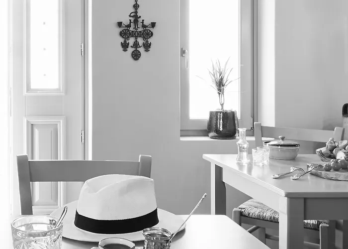 Aeon - Adults Only Frühstückspension Pýrgos