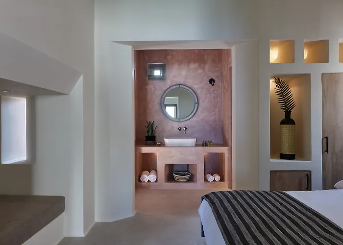 Aeon - Adults Only Pýrgos