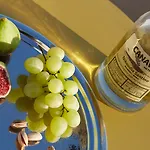 Aeon - Adults Only Alojamento de Acomodação e Pequeno-almoço 4*
