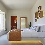 Aeon - Adults Only By Mr And Mrs White B&B
