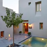 فندق مبيت وإفطار Aeon - Adults Only