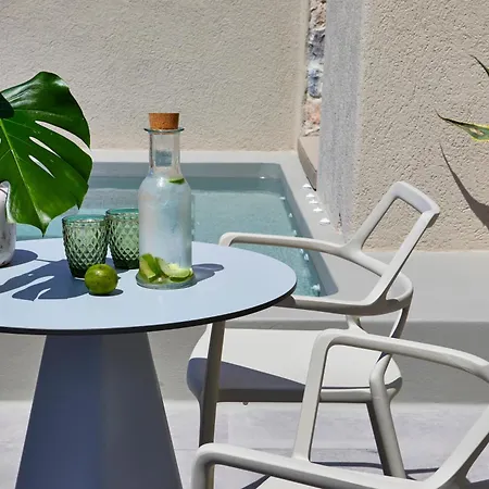 Aeon - Adults Only By Mr And Mrs White Pýrgos